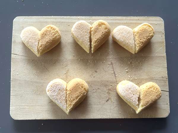 Soletilla-Herzen mit Schokoladen- und Pistazienüberzug - Zubereitung Schritt 4