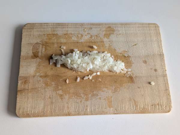 Weiche Frikadellen in der Fritteuse: schnelles und einfaches Rezept mit Rindfleisch - Zubereitung Schritt 1