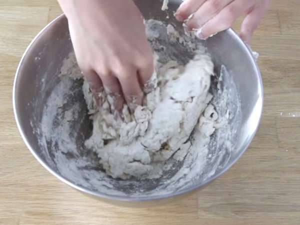 Saftige Pizza Margherita - Zubereitung Schritt 1