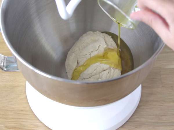 Saftige Pizza Margherita - Zubereitung Schritt 3