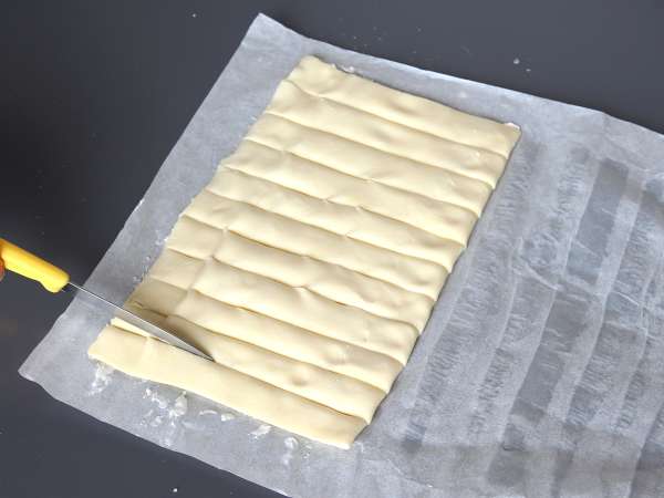 Blätterteig-Käse-Torten mit Airfryer - Zubereitung Schritt 4