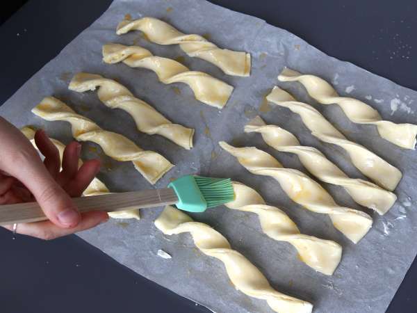 Blätterteig-Käse-Torten mit Airfryer - Zubereitung Schritt 5