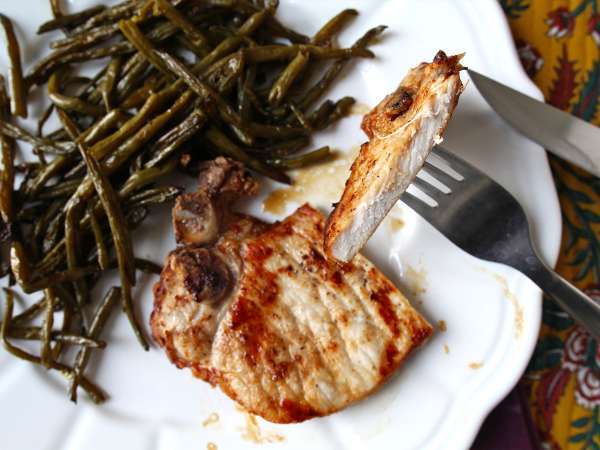 Wie wird ein Schweinekotelett im Airfryer gegart? - Zubereitung Schritt 6