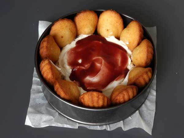 Charlotte mit roten Früchten und Madeleines - Zubereitung Schritt 5