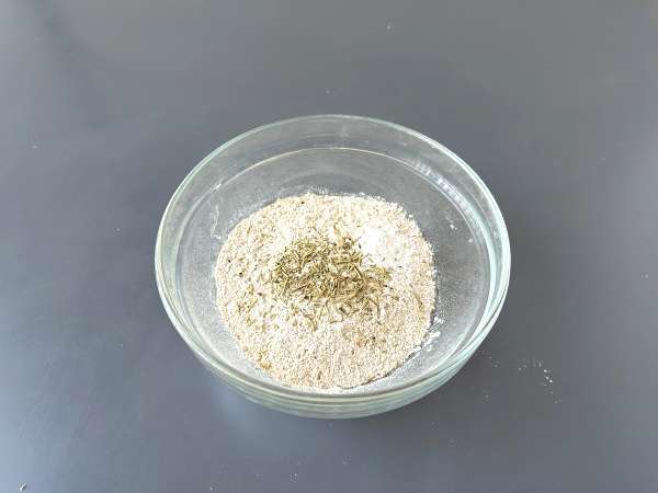 Hausgemachte Grissini mit Kräutern: einfach zuzubereiten und hyperknusprig! - Zubereitung Schritt 1