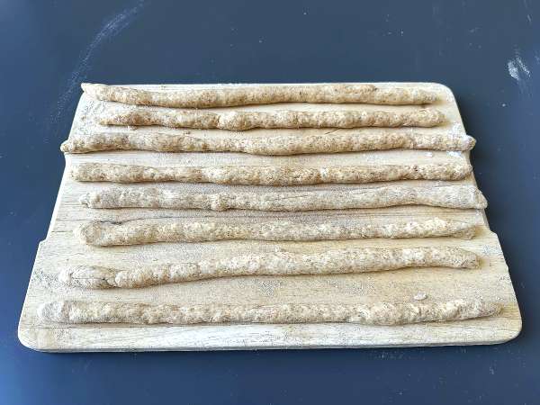 Hausgemachte Grissini mit Kräutern: einfach zuzubereiten und hyperknusprig! - Zubereitung Schritt 4