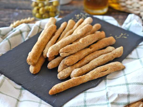 Hausgemachte Grissini mit Kräutern: einfach zuzubereiten und hyperknusprig! - Zubereitung Schritt 7