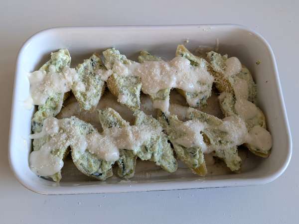 Conchiglioni gefüllt mit Ricotta, Zucchini und Zitrone: cremig und gratiniert im Ofen - Zubereitung Schritt 8