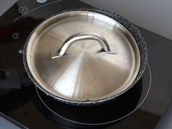 Spiegeleier mit Honig und Mozzarella, das süße, salzige und pikante Express-Frühstück! - Zubereitung Schritt 3