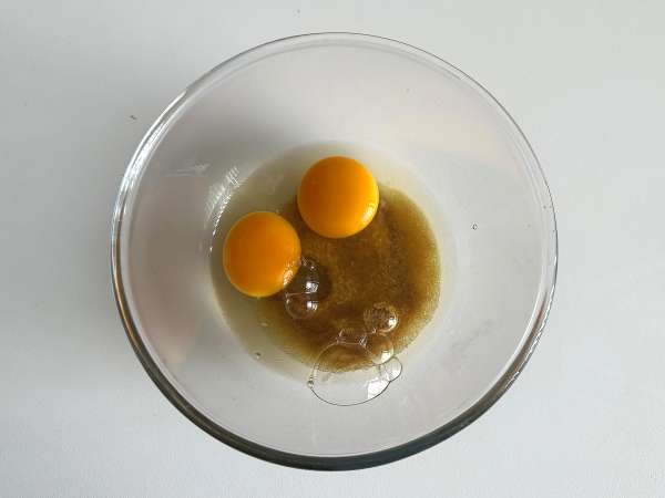 Ultra saftiger Kuchen mit Pistazien, Limetten und Zucchini - Zubereitung Schritt 3