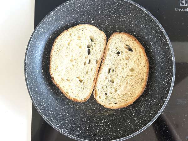 Tartines mit Spargel, Zitronen-Ricotta und Basilikum - Zubereitung Schritt 4