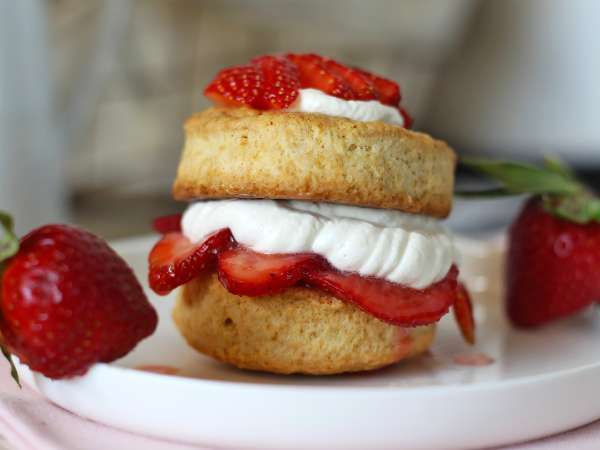 Strawberry Shortcake, der amerikanische Erdbeer-Sahne-Kuchen, der nie versagt - Zubereitung Schritt 11