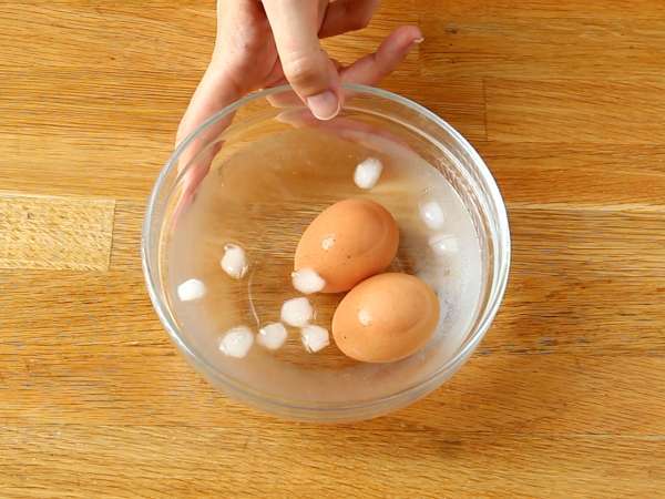 Knusprige Feta-Eier ( crispy feta eggs ): das ultraeinfache Trendrezept - Zubereitung Schritt 2