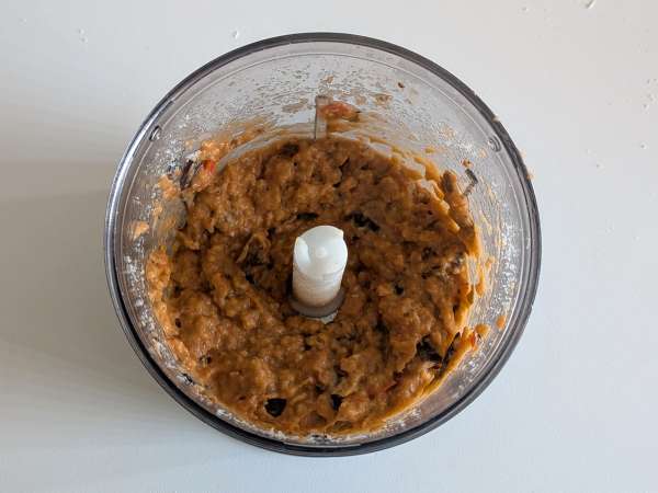 Nudeln mit Auberginencreme und Kirschtomaten: einfaches und leckeres Rezept - Zubereitung Schritt 4