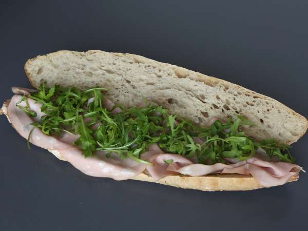 Ultrafeines italienisches Sandwich mit Mortadella und Burrata - Zubereitung Schritt 3