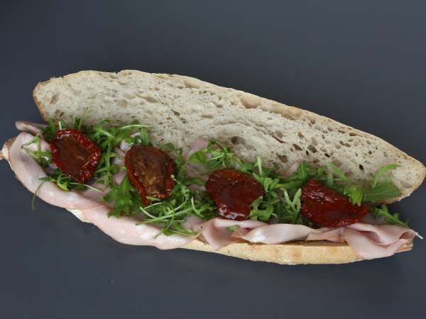 Ultrafeines italienisches Sandwich mit Mortadella und Burrata - Zubereitung Schritt 4