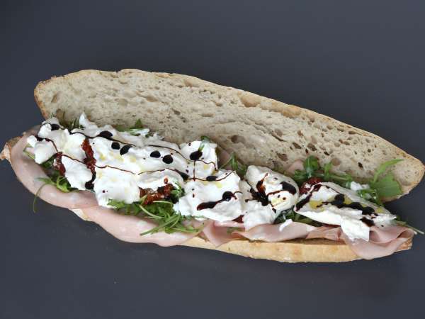 Ultrafeines italienisches Sandwich mit Mortadella und Burrata - Zubereitung Schritt 6