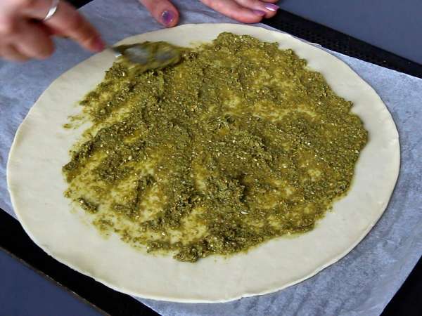 Pesto-Zucchini-Tarte: Das einfache Rezept, das nach Sommer duftet! - Zubereitung Schritt 3