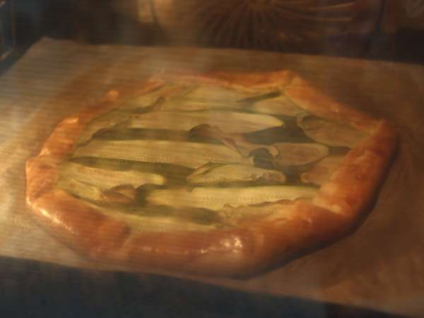 Pesto-Zucchini-Tarte: Das einfache Rezept, das nach Sommer duftet! - Zubereitung Schritt 6