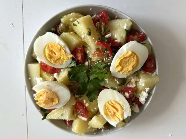 Kartoffelsalat mit Feta, Ei und Kirschtomaten - Zubereitung Schritt 6