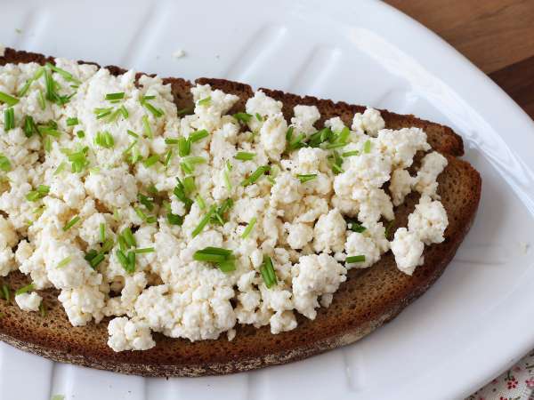Hüttenkäse selber machen : einfach mit 2 Zutaten - Zubereitung Schritt 7