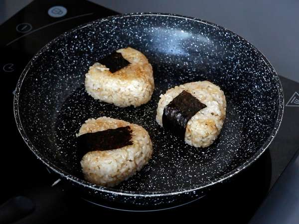 Yaki Onigiri mit Käse : knusprige japanische Reisbällchen - Zubereitung Schritt 10