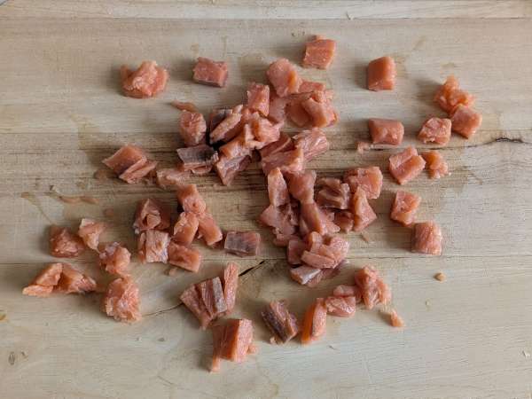 Cremige Pasta mit Lachs und Safran : schnell und einfach - Zubereitung Schritt 1