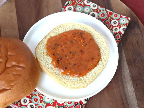 Hähnchen-Burger nach koreanischer Art: knusprig, würzig und ein absoluter Genuss - Zubereitung Schritt 4