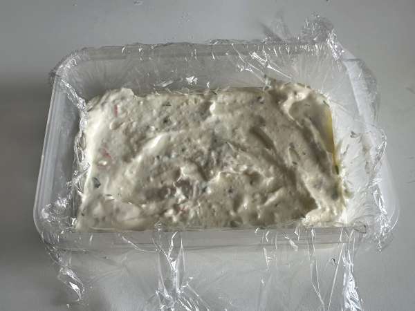 Surimi-Terrine ohne Kochen: eine einfache kalte Vorspeise, perfekt für den Sommer - Zubereitung Schritt 7
