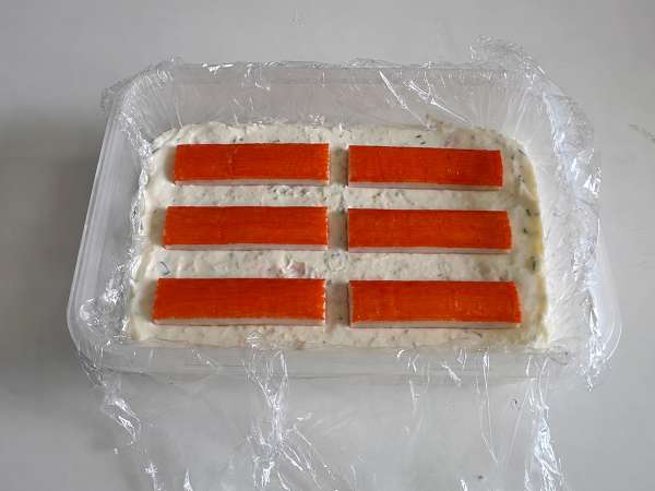 Surimi-Terrine ohne Kochen: eine einfache kalte Vorspeise, perfekt für den Sommer - Zubereitung Schritt 8