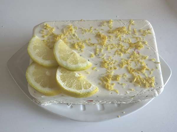 Surimi-Terrine ohne Kochen: eine einfache kalte Vorspeise, perfekt für den Sommer - Zubereitung Schritt 10