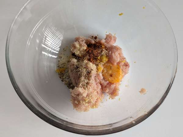 Hähnchen-Patties aus dem Airfryer : saftig und einfach - Zubereitung Schritt 3