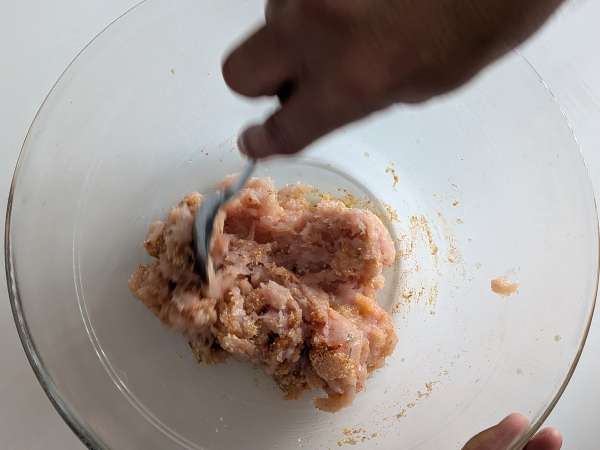 Hähnchen-Patties aus dem Airfryer : saftig und einfach - Zubereitung Schritt 4