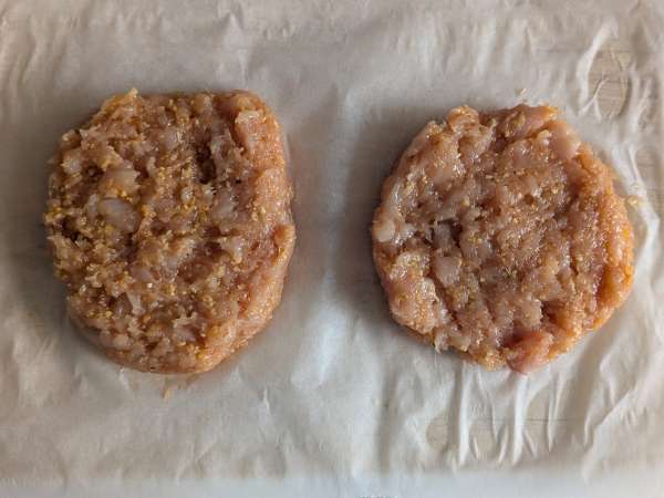 Hähnchen-Patties aus dem Airfryer : saftig und einfach - Zubereitung Schritt 5