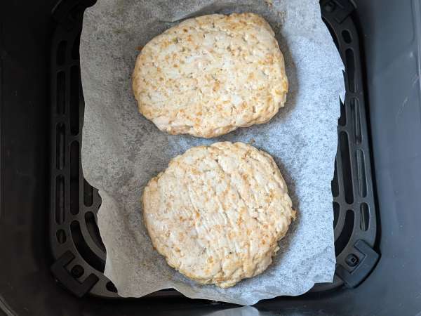 Hähnchen-Patties aus dem Airfryer : saftig und einfach - Zubereitung Schritt 9