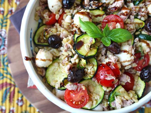 Zartweizensalat mit Thunfisch und Mozzarella : schnell und sommerlich - Zubereitung Schritt 9