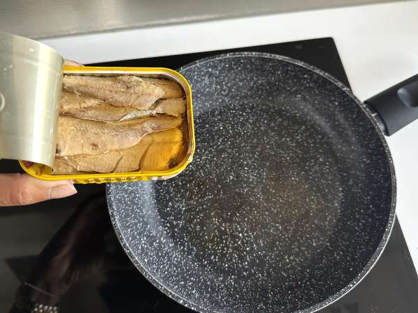 Spaghetti mit Sardinen aus der Dose in 15 Minuten - Zubereitung Schritt 2