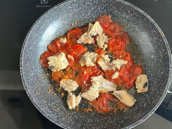 Spaghetti mit Sardinen aus der Dose in 15 Minuten - Zubereitung Schritt 5