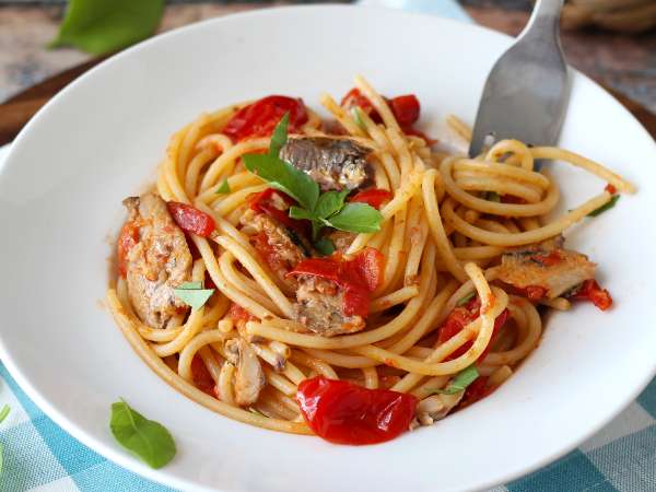 Spaghetti mit Sardinen aus der Dose in 15 Minuten - Zubereitung Schritt 7