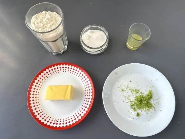 Limettenkekse mit Zuckerguss : einfaches und knuspriges Rezept - Zubereitung Schritt 1