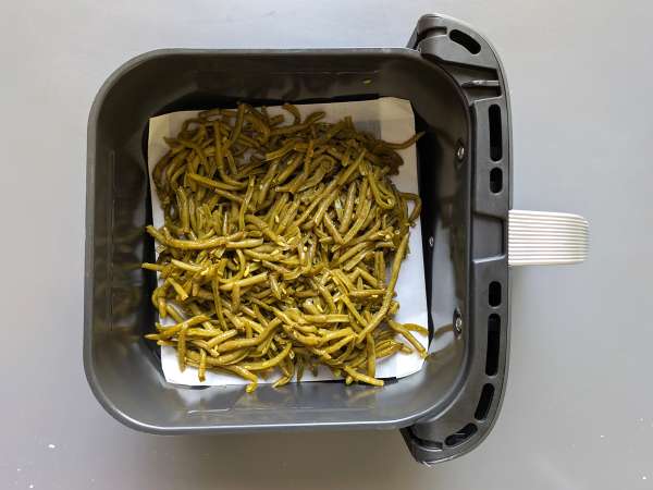 Grüne Bohnen mit Thai-Soße aus der Heißluftfritteuse - Zubereitung Schritt 3