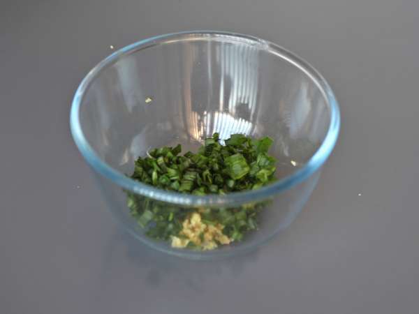 Chinesisches, gedämpftes Hähnchen mit Ingwer – unglaublich zart und aromatisch - Zubereitung Schritt 4