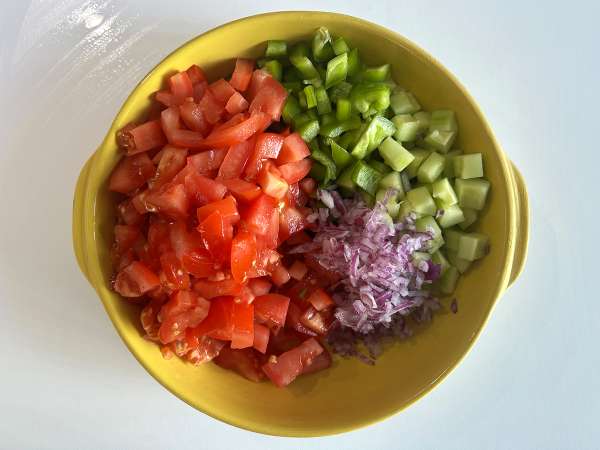 Linsensalat mit Feta und Edamame sowie knackigem Gemüse - Zubereitung Schritt 1