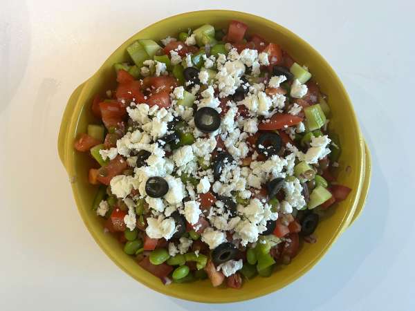 Linsensalat mit Feta und Edamame sowie knackigem Gemüse - Zubereitung Schritt 5