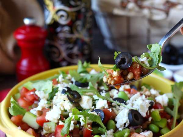 Linsensalat mit Feta und Edamame sowie knackigem Gemüse - Zubereitung Schritt 6