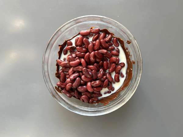 Protein-Brownie mit Schokolade und roten Bohnen - Zubereitung Schritt 3