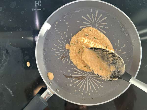 Herzhafte Pfannkuchen mit roten Linsen: ein einfaches, proteinreiches Rezept - Zubereitung Schritt 7