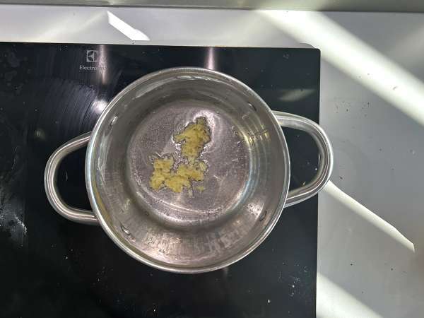 Curry mit roten Linsen und Kokosmilch: ein einfaches und cremiges Rezept - Zubereitung Schritt 2