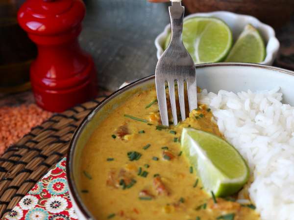 Curry mit roten Linsen und Kokosmilch: ein einfaches und cremiges Rezept - Zubereitung Schritt 8