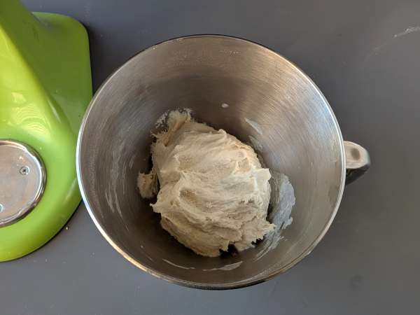 Einfache Focaccia mit Zwiebeln und Rosmarin - Zubereitung Schritt 3